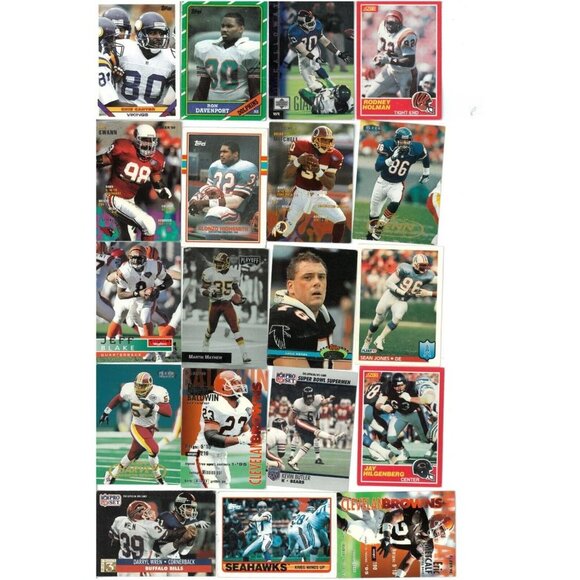 Lot of Sports Cards (450). Hockey, Baseball, NFL, WWE. Perfect for collectors! - Picture 8 of 16
